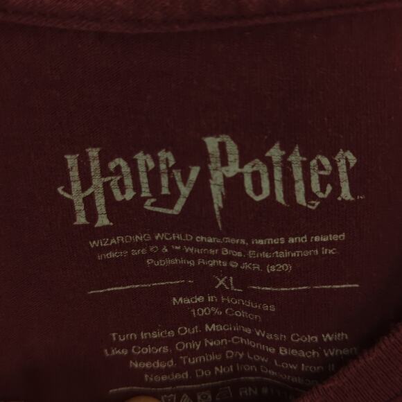 Harry Potter XL Maroon T Shirt Platform 9 3/4 Hogwarts Express Wizarding World - Picture 3 of 4
